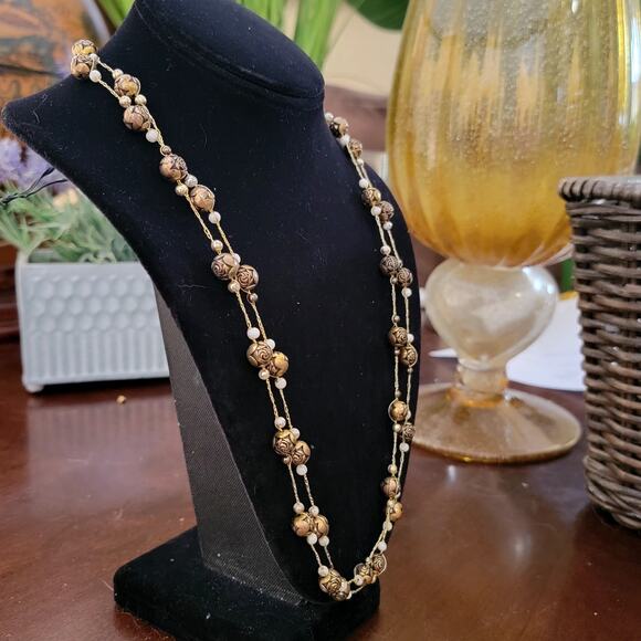 Vintage Long Necklace with Bronze Rose Beads and Faux Pearls Gold Tone Jewelry - Picture 6 of 10